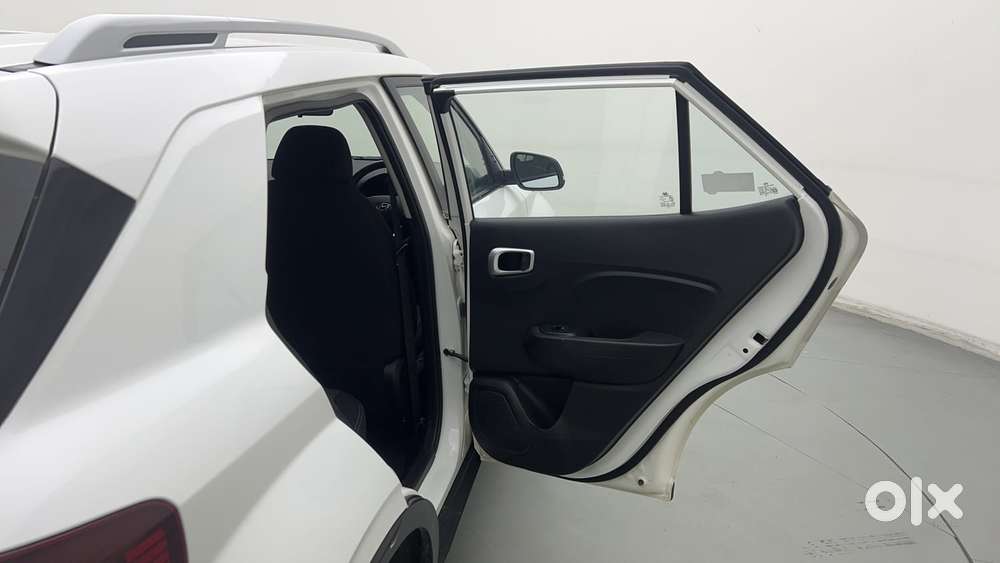 Hyundai Venue 1.2 S Plus, 2021, Petrol