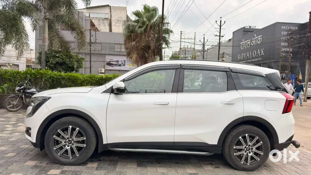 Mahindra Xuv700 2.2 Ax 7 Diesel Mt Luxury Pack Str, 2025, Diesel