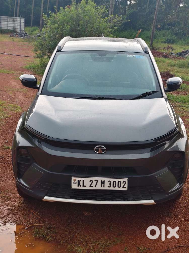 Tata Nexon, 2023, Petrol