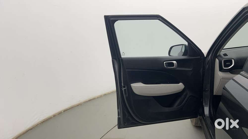 Hyundai Venue 1.2 S (o), 2024, Petrol