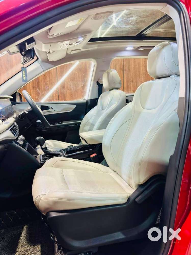 Mahindra Xuv700 2.2 Ax 5 Diesel At 7 Str, 2023, Diesel