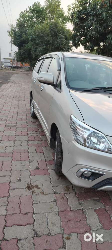 Toyota Innova Car Diesel 2014