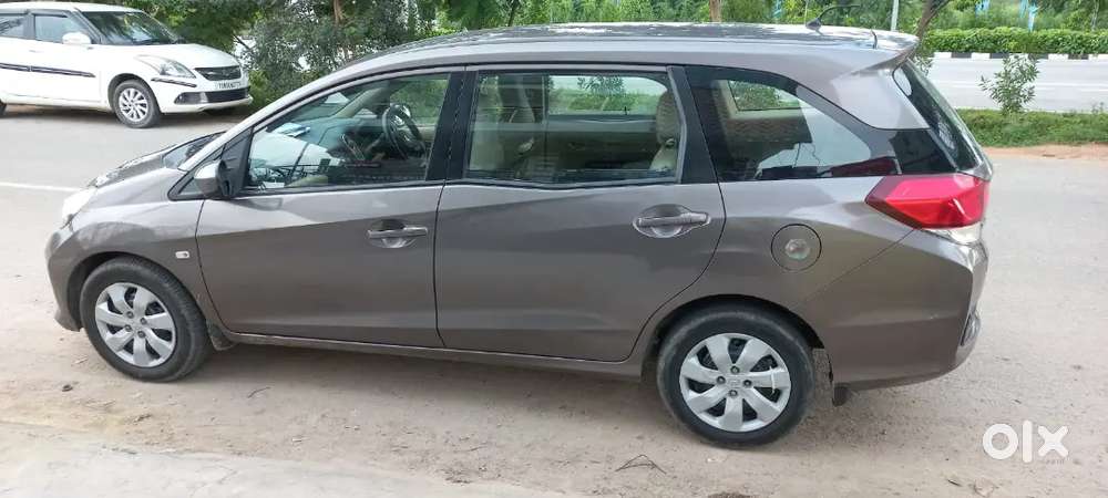Honda Mobilio Petrol 2014 Variant