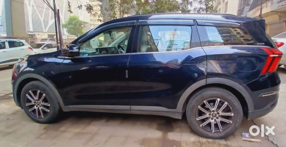 Mahindra Xuv700 2.0 Ax 7 Petrol At Str, 2022, Petrol