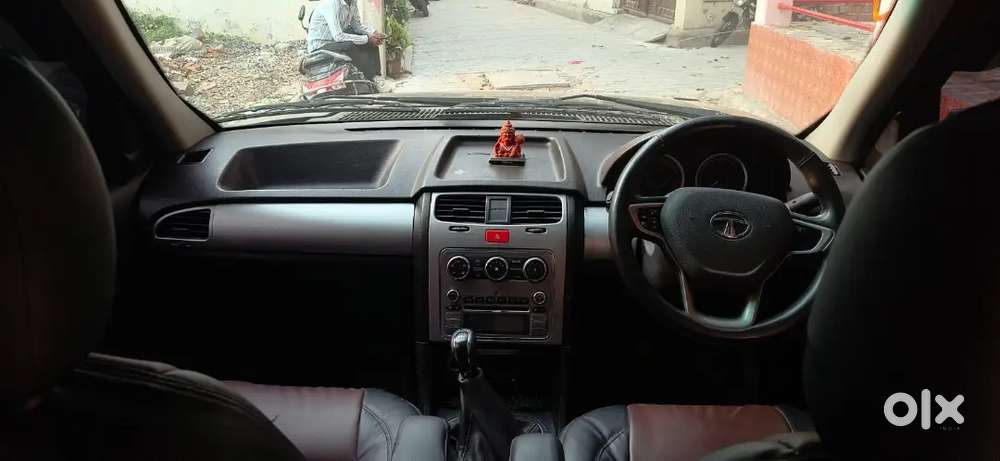 Tata Safari Storme 12018 Diesel 68000 Km Driven