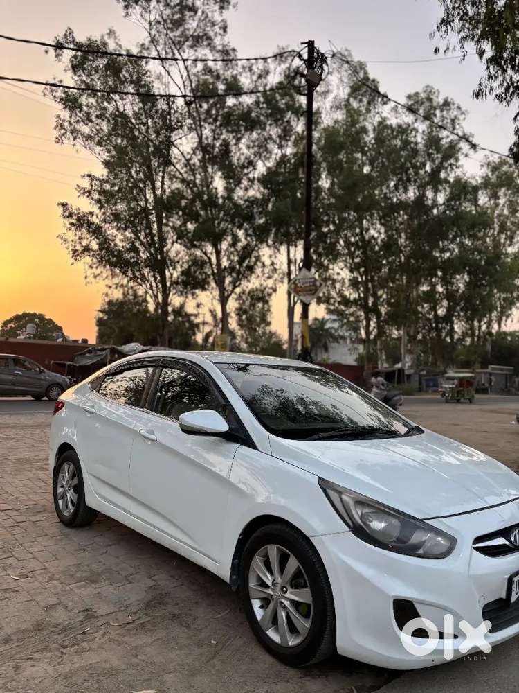 Verna 2012 Diesel Well Maintained Car