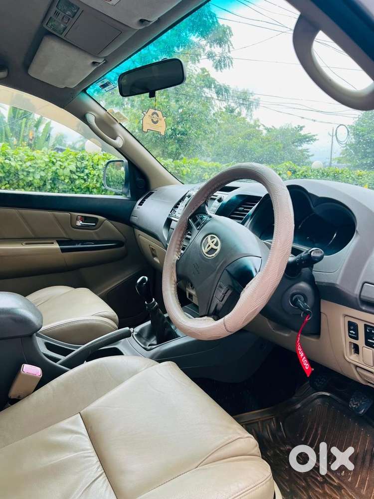 Toyota Fortuner 2012