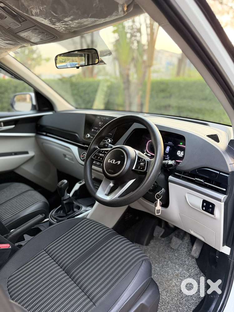 Kia Carens 1.5 Prestige 7 Str, 2024, Petrol