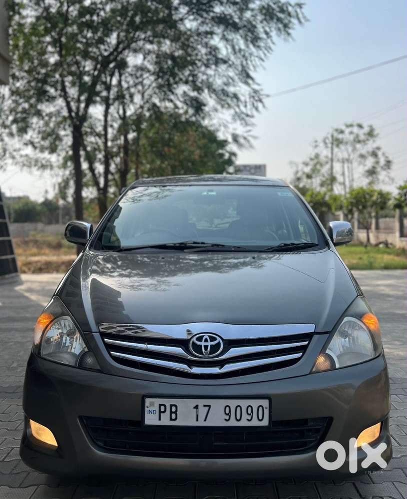 Toyota Innova 2011 Diesel Well Maintained