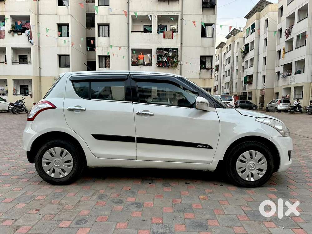 Maruti Suzuki Swift Vxi + Manual, 2012, Petrol