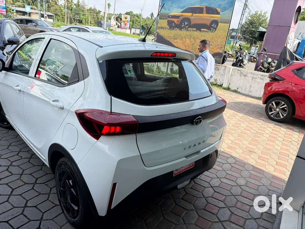 Tata Tiago 1.2 Petrol 2026