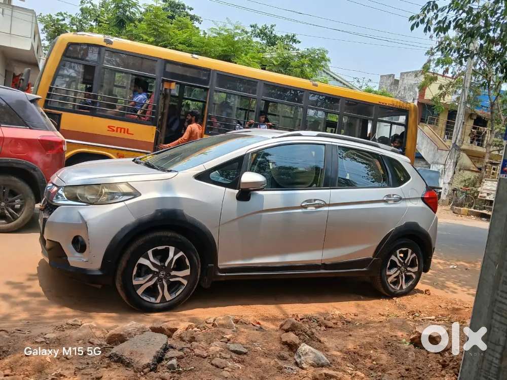 Single Hand Accident Less Vehicle In Mint Condition