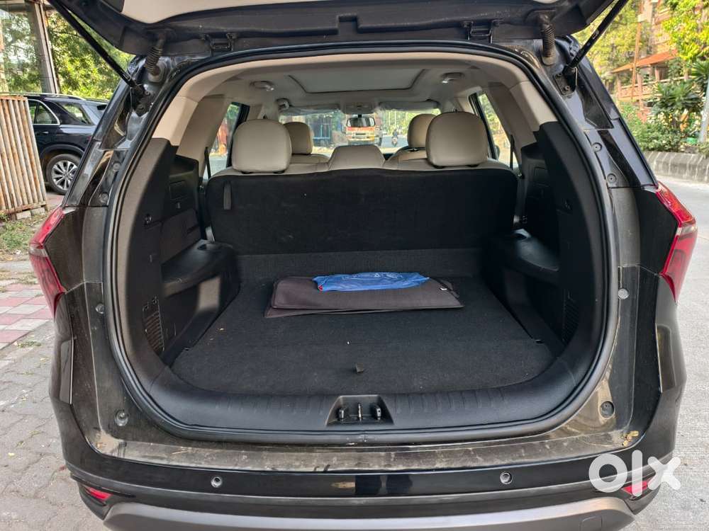 Mahindra Xuv700 2.0 Ax 5 Petrol Mt Str, 2024, Diesel