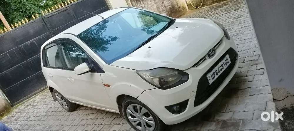 Ford Figo Titanium Plus 2012