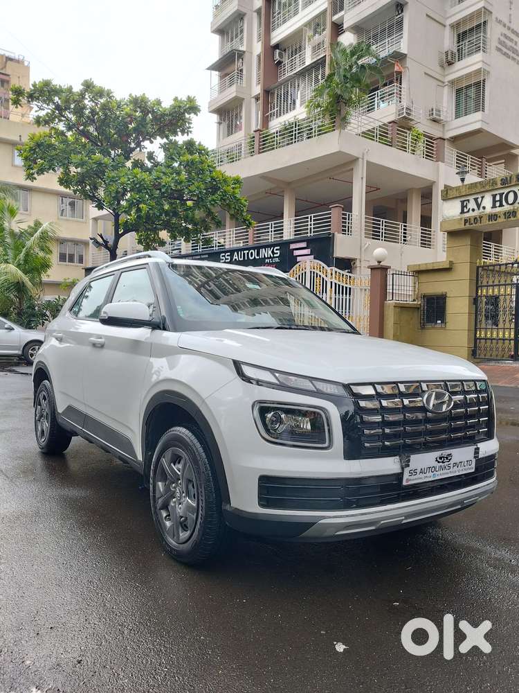 Hyundai Venue 1.2 S (o), 2024, Petrol
