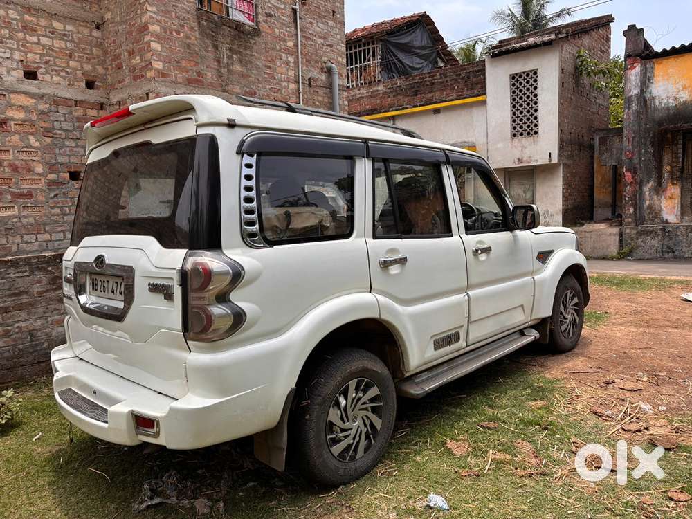 Mahindra Scorpio 2015.      80000 Km Driven