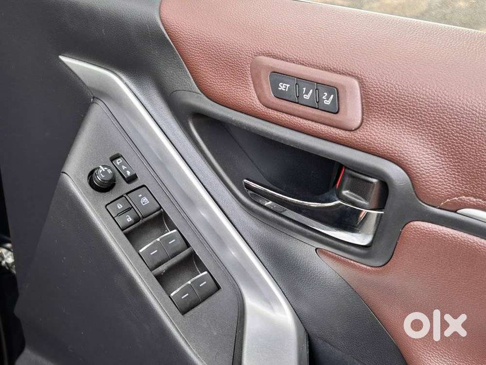 Toyota Innova Hycross 2.0 Zx Hybrid 7 Str, 2024, Petrol