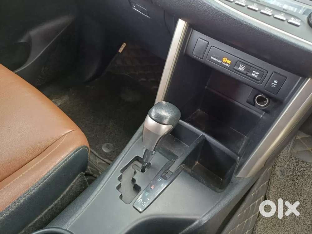 Toyota Innova Crysta 2.8 Zx At 7 Seater, 2017, Diesel