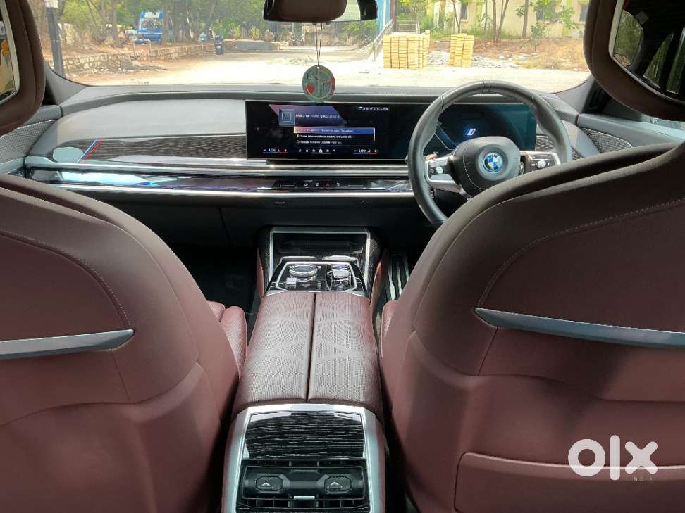 Bmw I7 Xdrive60, 2023, Electric