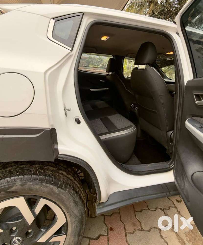 Nissan Magnite 1.0 Xv Premium Turbo (o), 2022