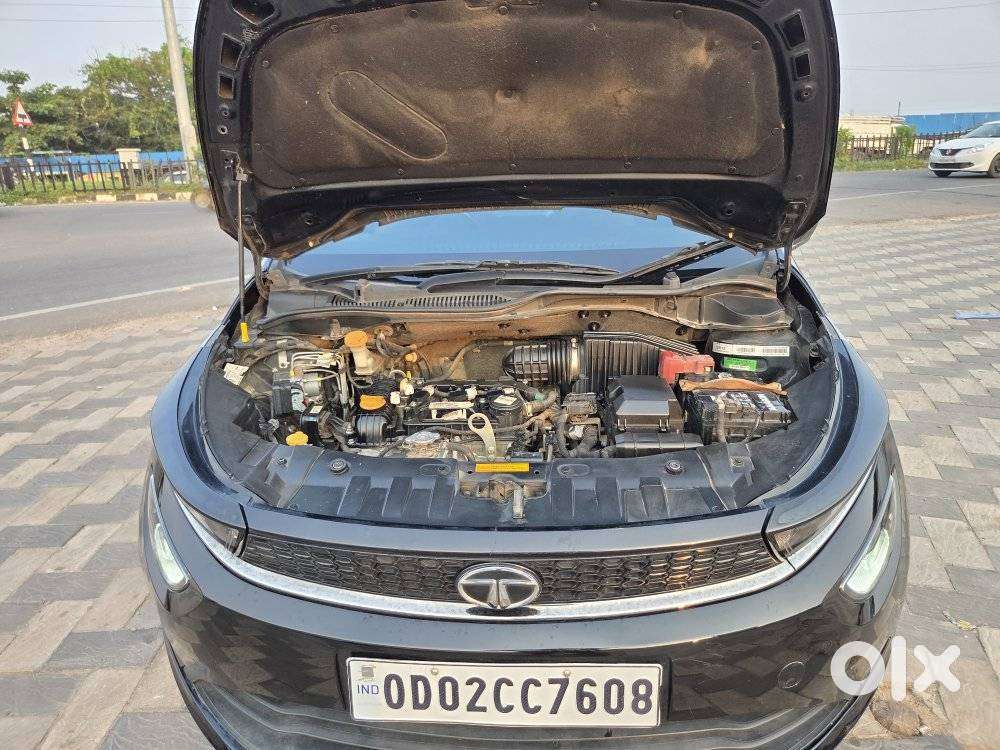 Tata Altroz 1.2 Xza Plus Dark Edition Dct, 2023, Petrol