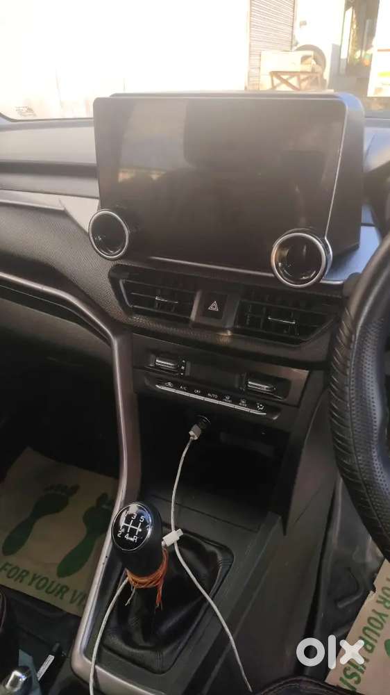 Maruti Suzuki Brezza Vxi 2025