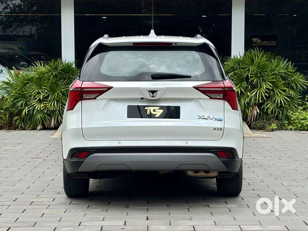 Mahindra Xuv700 2.0 Ax 5 Petrol Mt 7 Str, 2022, Petrol
