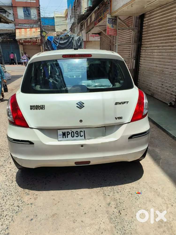 Maruti Suzuki Swift 2012, 3rd Owner Top Condition, Runing Insurance