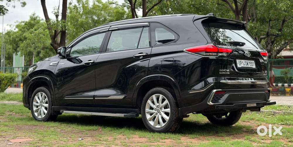 Toyota Innova Hycross 2.0 Vx (o) Hybrid 7 Str, 2025, Petrol
