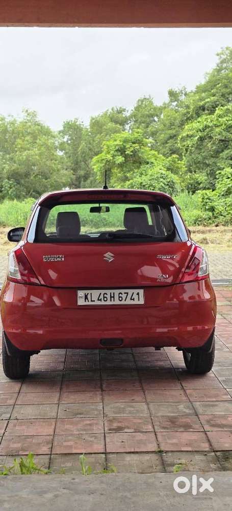 Maruti Suzuki Swift Vvt Zxi, 2013, Petrol