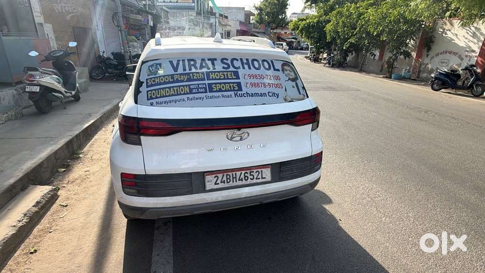 Hyundai Venue 2024 38000 Km Driven