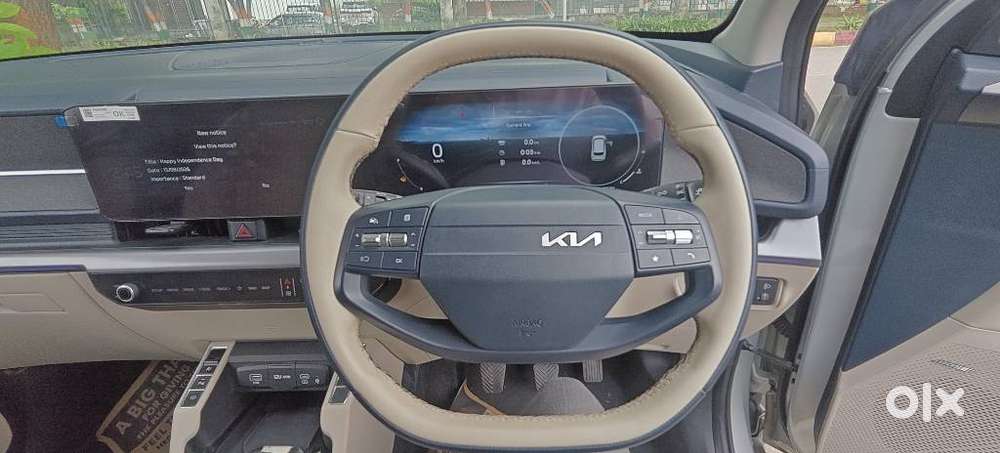 Kia Carens Clavis, 2025, Petrol