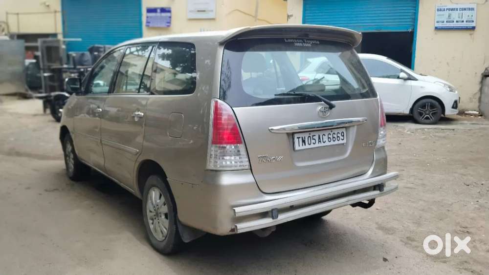 Toyota Innova 2.5 V 8 Str, 2009, Diesel