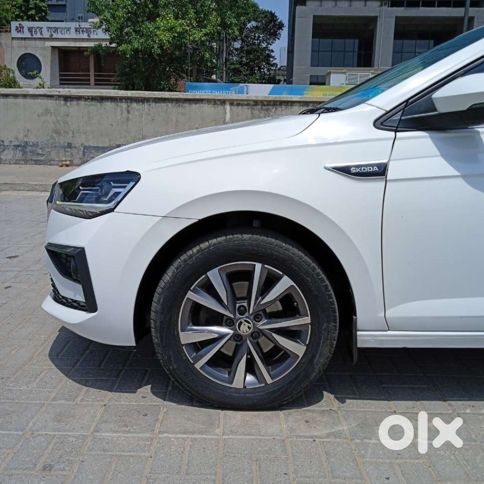 Skoda Slavia Style 1.0l Tsi At, 2022, Petrol
