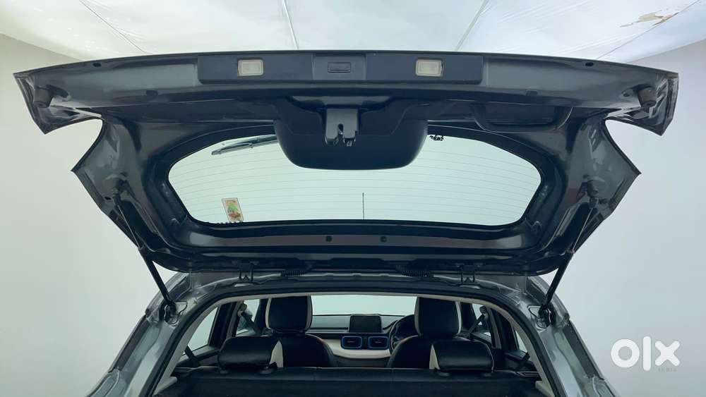 Tata Punch 1.2 Revotron Creative Dual Tone, 2022, Petrol