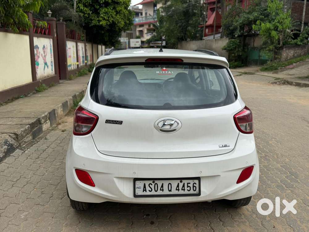 Hyundai Grand I10 Sportz, 2016, Petrol