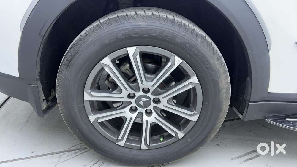 Mahindra Xuv700 2.2 Ax 7 Diesel Mt Luxury Pack Str, 2022, Diesel