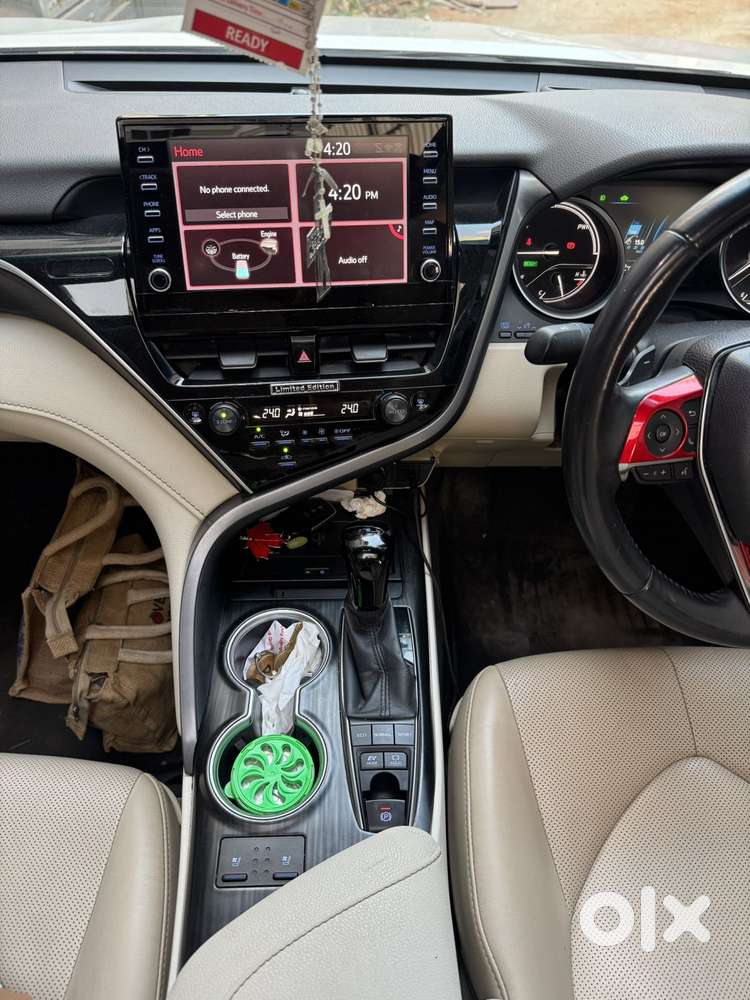 Toyota Camry Hybrid, 2022, Petrol