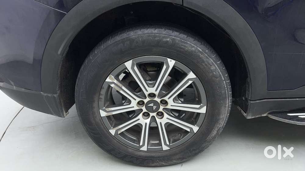 Mahindra Xuv700 2.0 Ax 7 Petrol At Str, 2022, Petrol