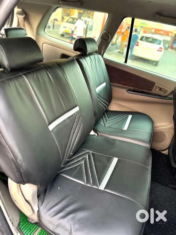 Toyota Innova 2.5g 2009 Model Tax Updated Till 2029