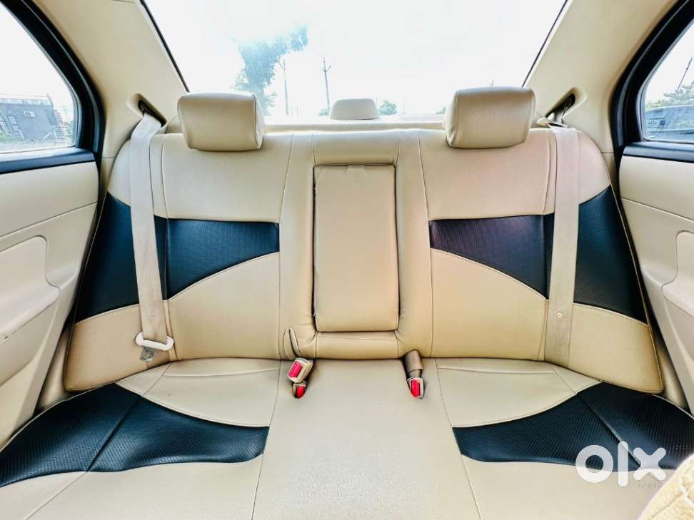 Maruti Suzuki Dzire 1.2 Vxi, 2016, Petrol