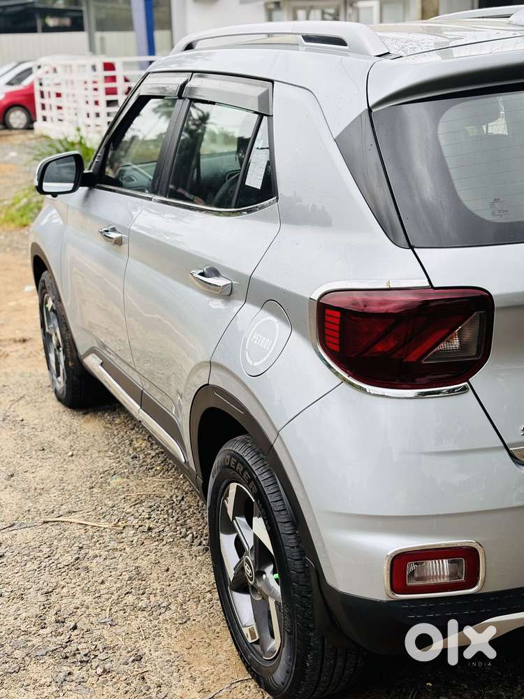 Hyundai Venue 1.0 Sx (o) Turbo Dct, 2019, Petrol