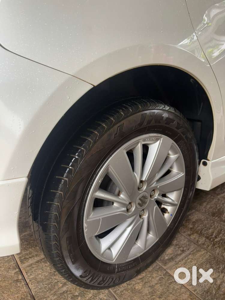 Swift Diesal Topend Limited Edition Pearl White