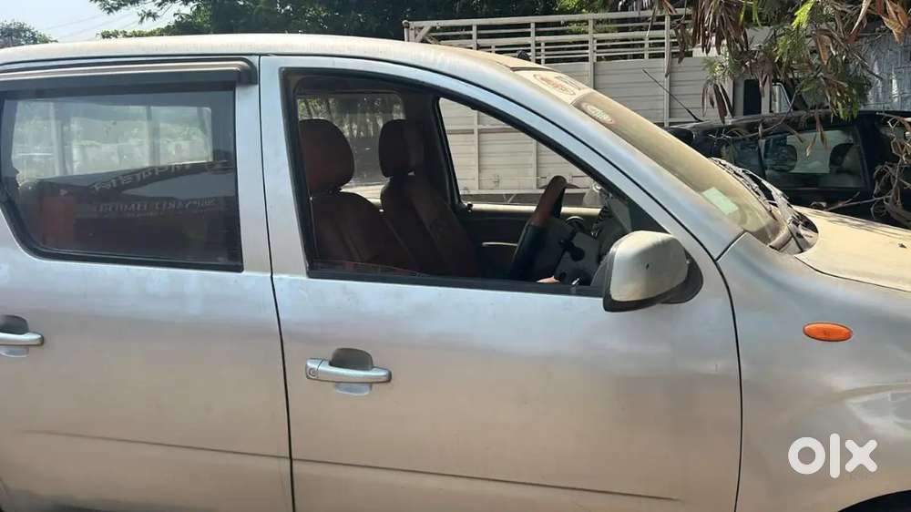 Mahindra Genio 2.5 Dc 2011