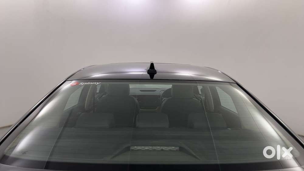 Skoda Slavia Style 1.0l Tsi At, 2022, Petrol