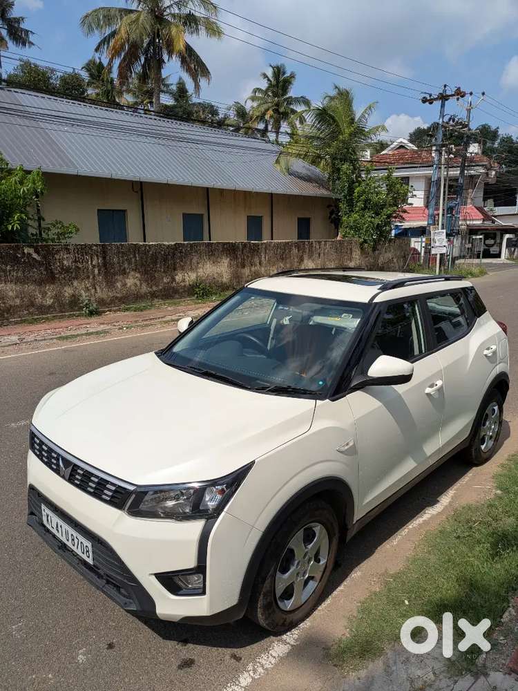 Mahindra Xuv300 Automatic 2024 Petrol Sunroof Model Well Maintained