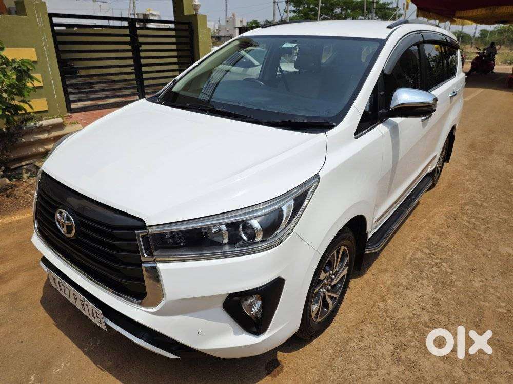 Toyota Innova Crysta 2.4 V 8 Str, 2022, Diesel