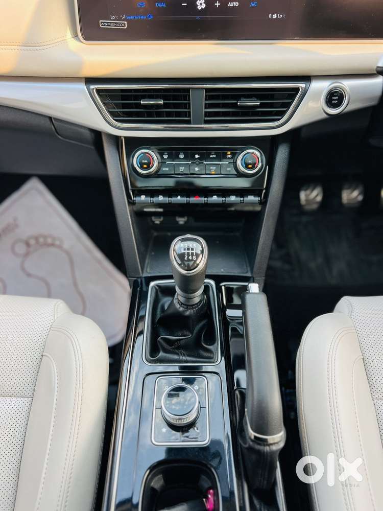 Mahindra Xuv700 2.2 Ax 7 Diesel At Luxury Pack Str, 2024, Diesel