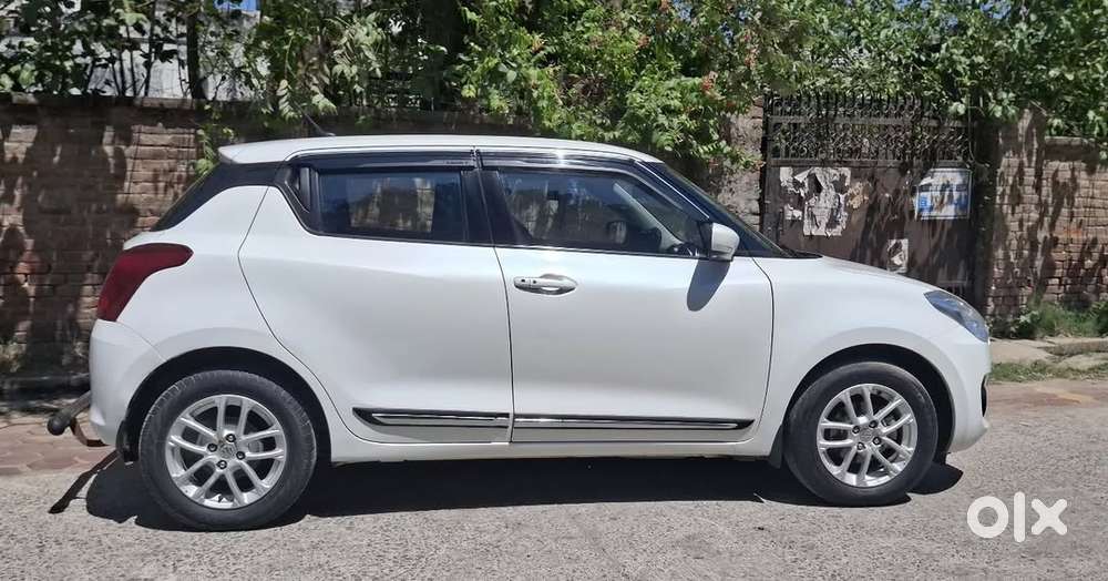 Maruti Suzuki Swift 1.3 Zxi, 2023, Petrol