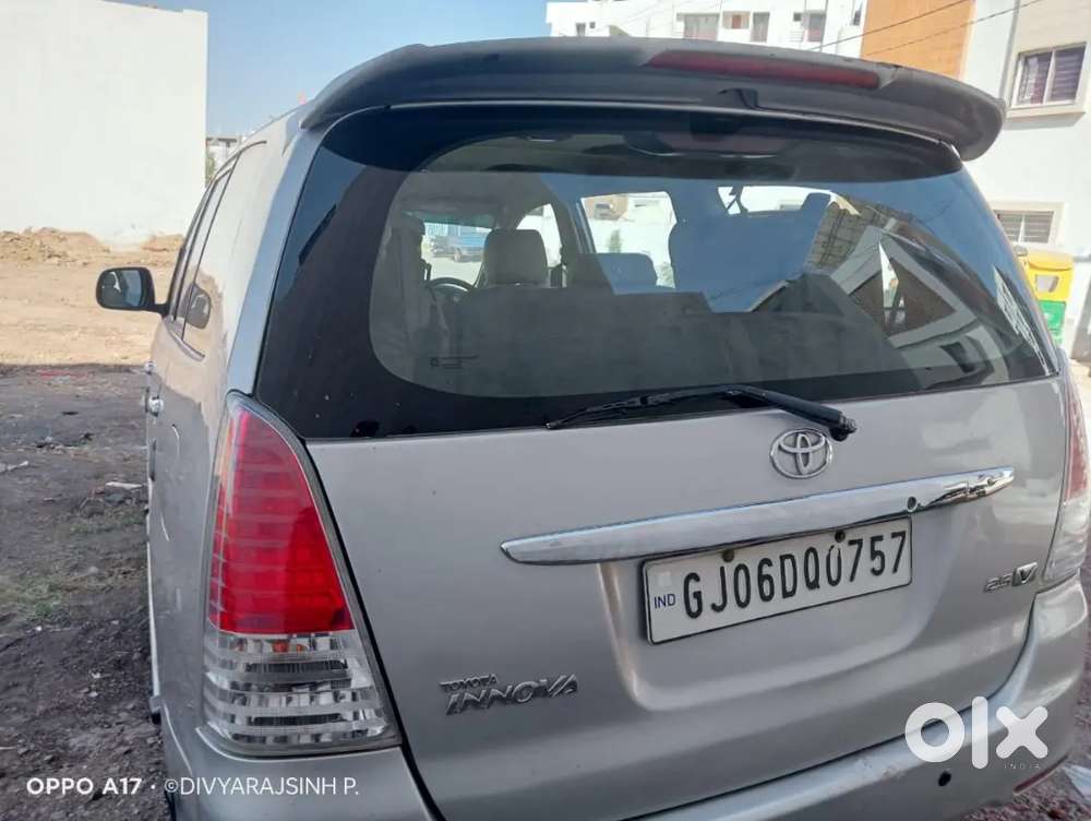 Toyota Innova Crysta 2012
